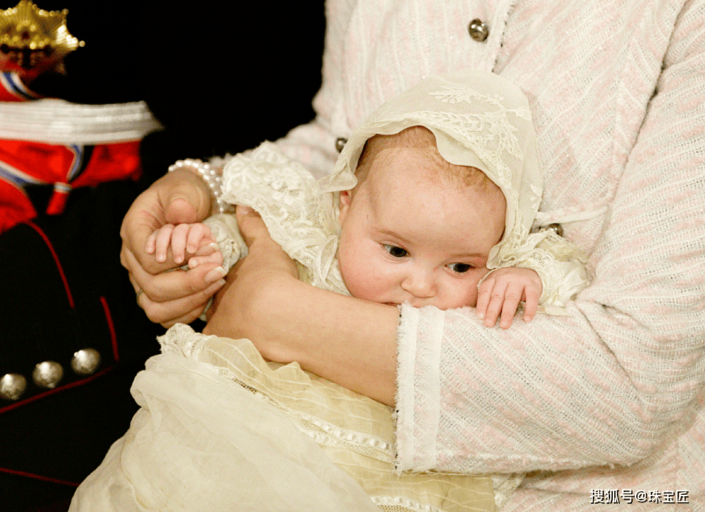 pg电子在线试玩成人礼开战斗机继承箱里装满传世冠冕!挪威00后女王储才是真·隐藏王者!(图6) pg电子在线试玩成人礼开战斗机继承箱里装满传世冠冕!挪威00后女王储才是真·隐藏王者!(图6)