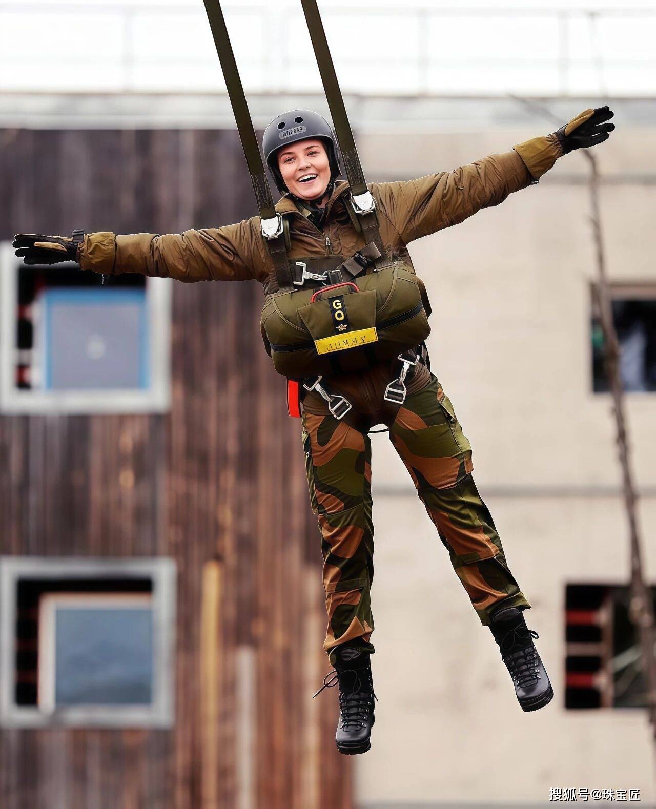 pg电子在线试玩成人礼开战斗机继承箱里装满传世冠冕!挪威00后女王储才是真·隐藏王者!(图41) pg电子在线试玩成人礼开战斗机继承箱里装满传世冠冕!挪威00后女王储才是真·隐藏王者!(图41)