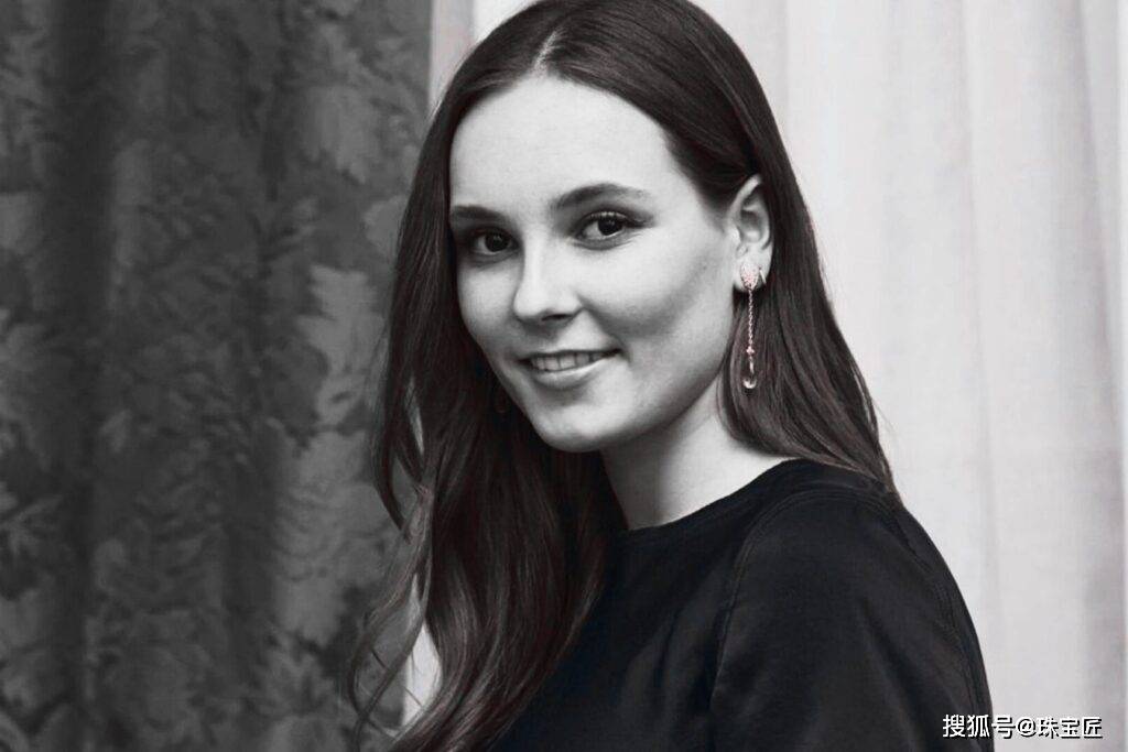 pg电子在线试玩成人礼开战斗机继承箱里装满传世冠冕！挪威00后女王储才是真·隐藏王者！(图58)